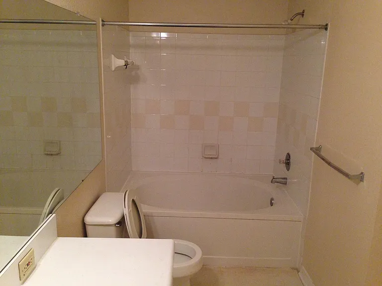 11510 Villa Grand #4 — Photo 12