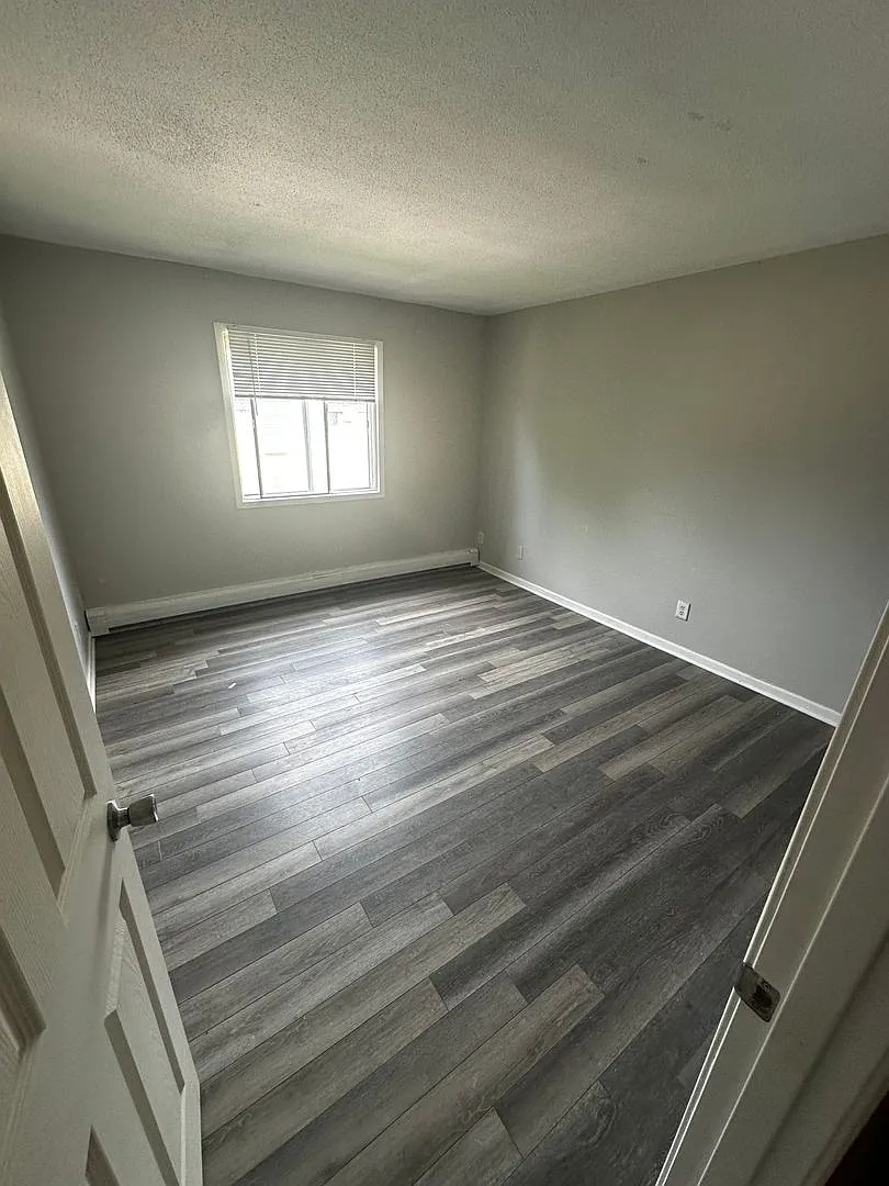 Southern Park Apartments — Photo 4