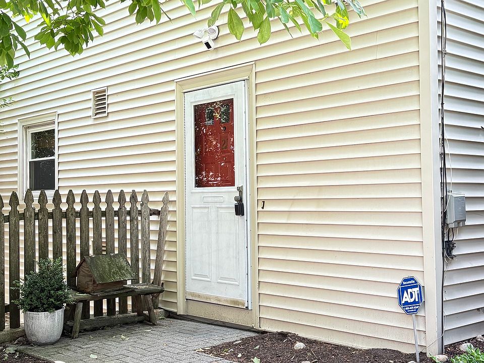 1st image of 32 Pine Street #21