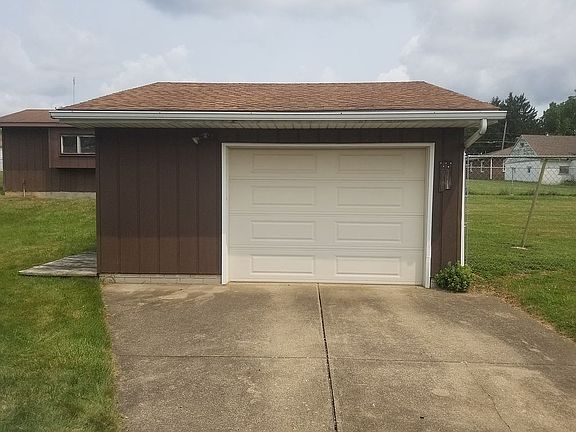 3rd image of 340 Porter Ave