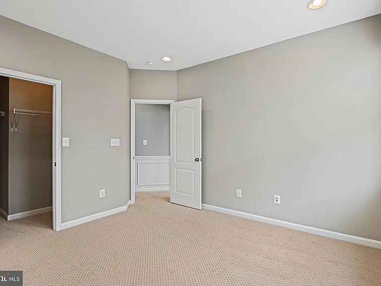 42350 Benfold Sq — Photo 31
