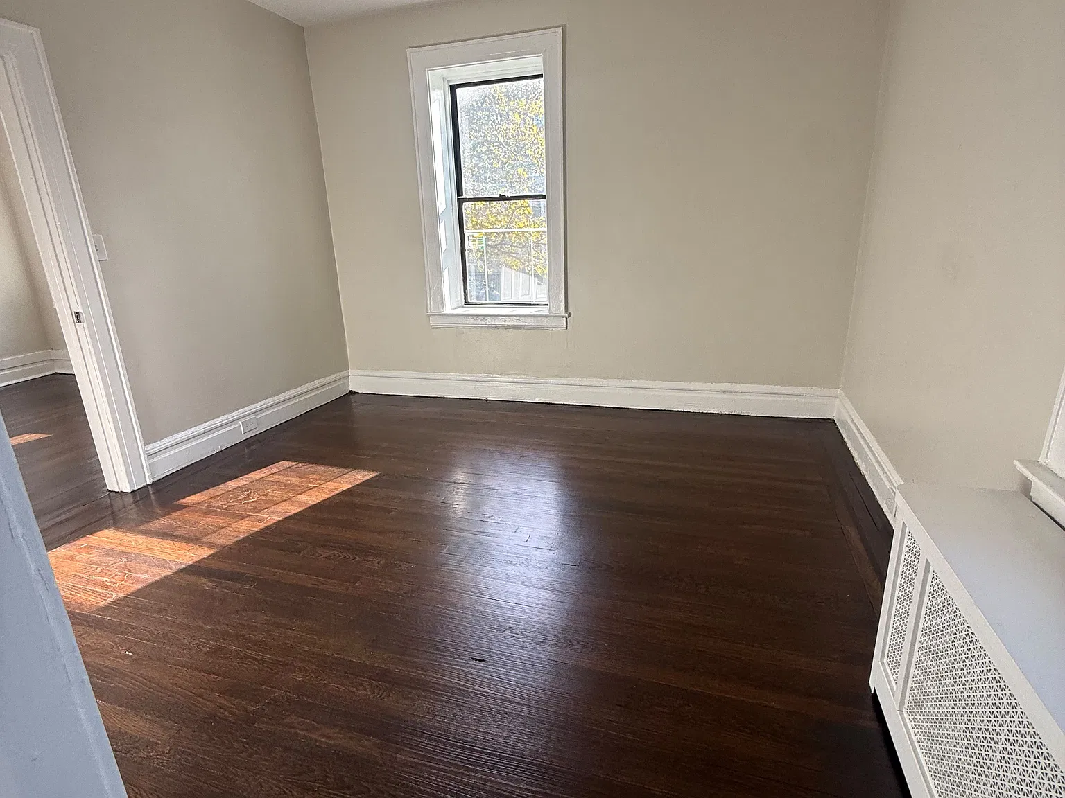 809 Broadway — Photo 3