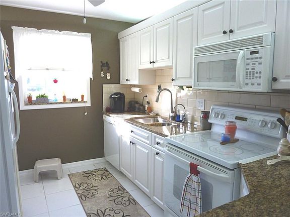 3rd image of 7081 Cedarhurst Dr
