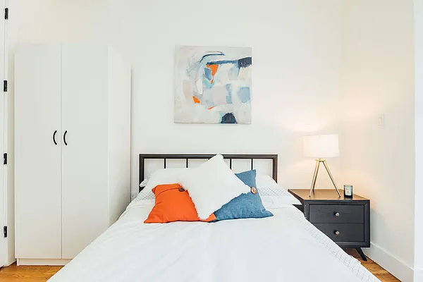 Rented by Nooklyn NYC LLC | media 67