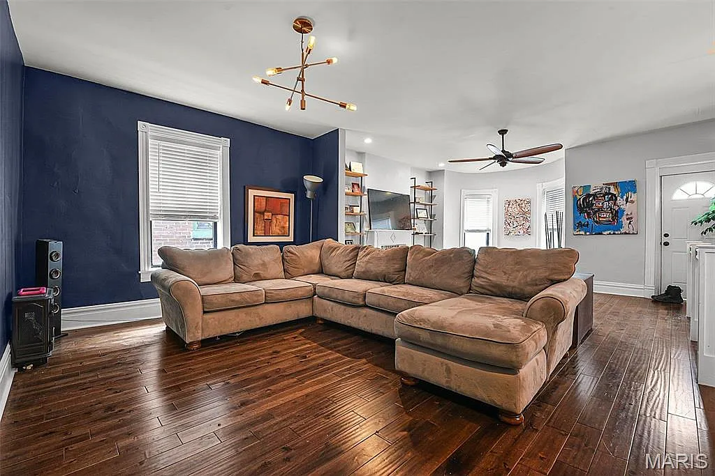 2 bed, 1.0 bath, 1440 sqft, $1,600 — Photo 2