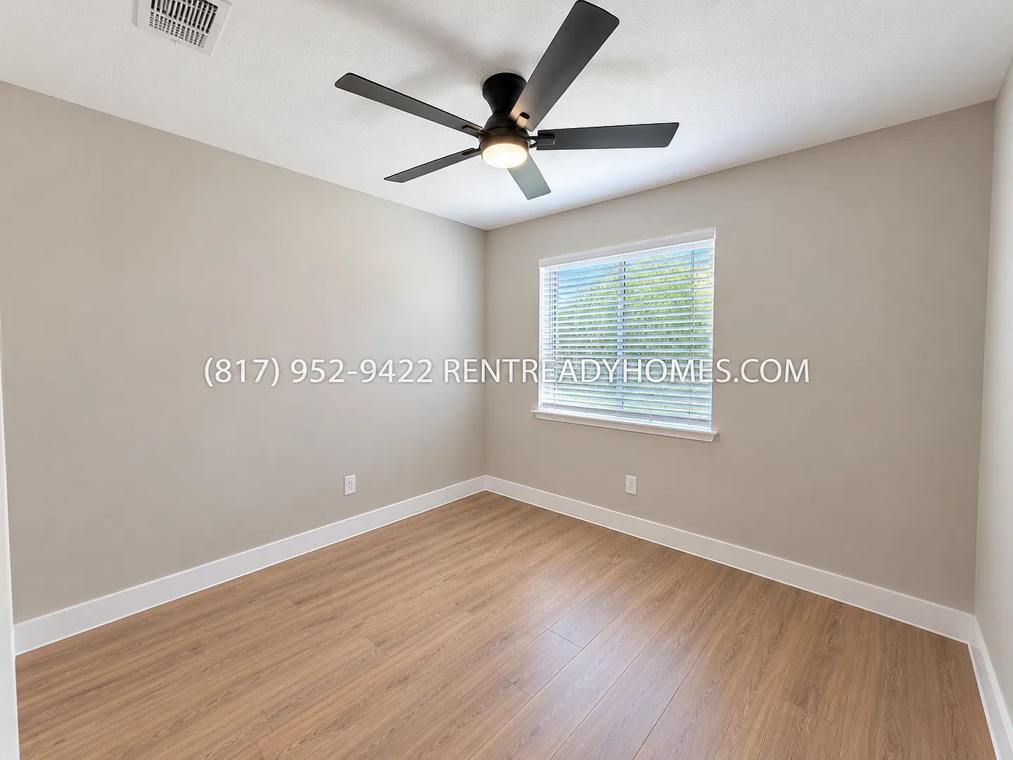 6215 Foxleigh Rd - 3 Bedroom Home Near I-10 in East Houston — Photo 3