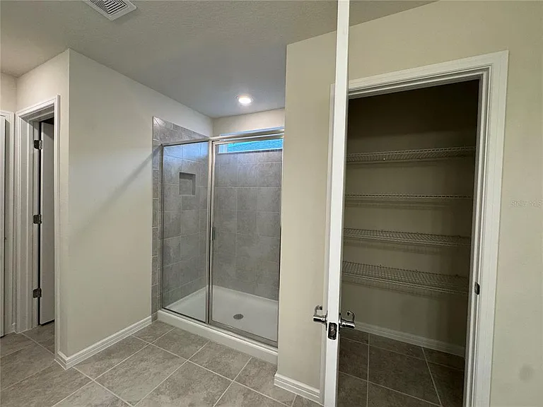 2102 Charming Ave — Photo 33