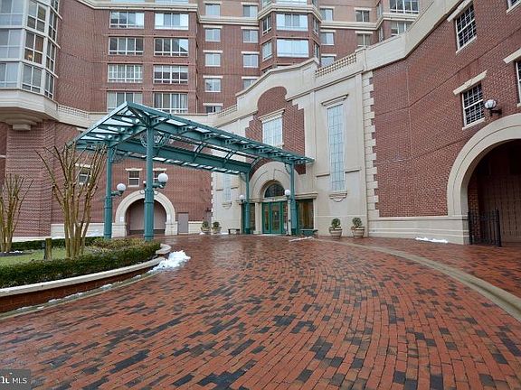 5th image of 2181 Jamieson Ave #610-611