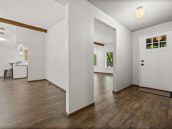 3rd image of 2722 W John Day Ave