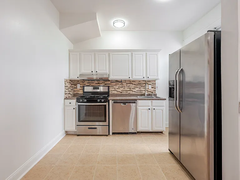 1339 Oak St NW #A — Photo 8