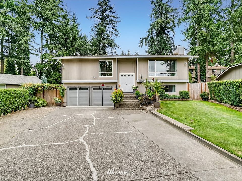 Front Exterior of Home with ample parking with RV, Boat, Etc.....