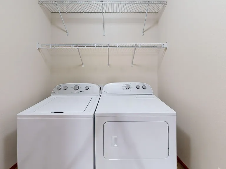 Southport Heights Apartments — Photo 8