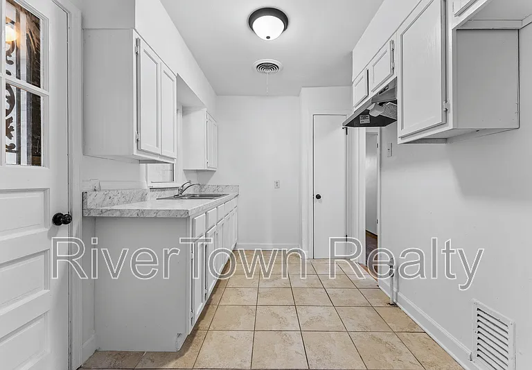 810 Indian Dr — Photo 7