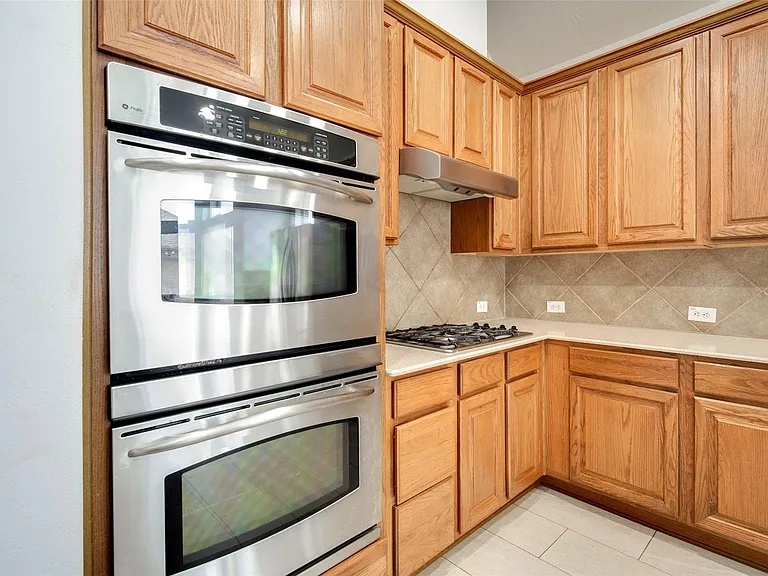 9323 Hillhaven Ct — Photo 10