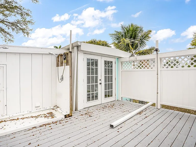 1680 SW 84th Ave — Photo 27