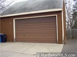 3rd image of 817 15th Ave N