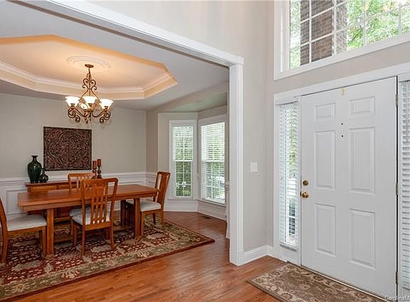 4th image of 8600 Gresham Dr