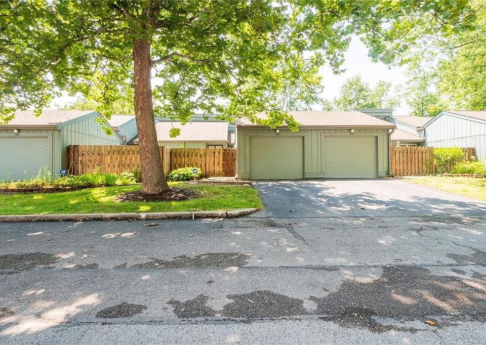 1st image of 646 Cobblestone Rd #12-B4