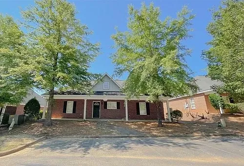 802 W Longleaf Dr Photo 1
