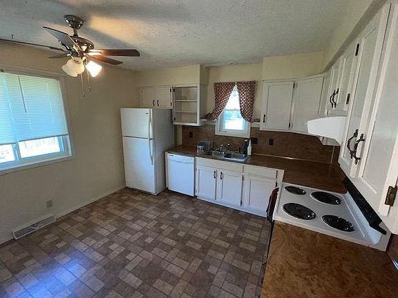 4th image of 5051 Marshall Dr