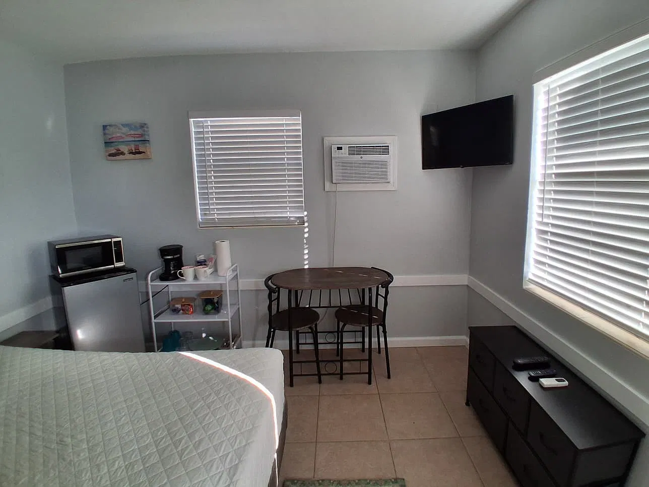 1 bed, 350 sqft, $1,300 — Photo 2