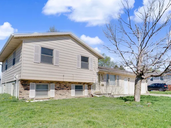 830 Colby Rd, Waterloo, IA 50701