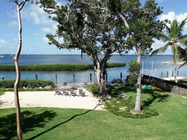 120 E Shore Dr, Key Largo, FL 33037