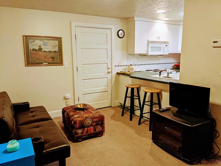 943 E South Temple St #B — Photo 3