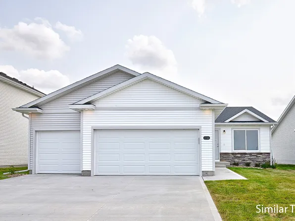 9717 Thorton Dr, Johnston, IA 50131