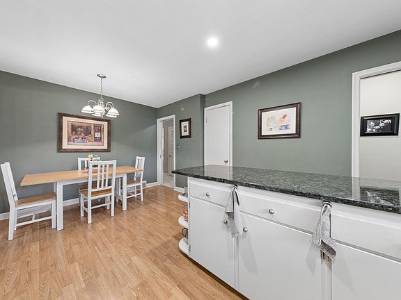 4th image of 3621 Glenhurst Ave S