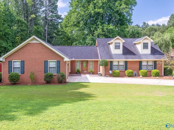 344 Riverview Dr, Decatur, AL 35603