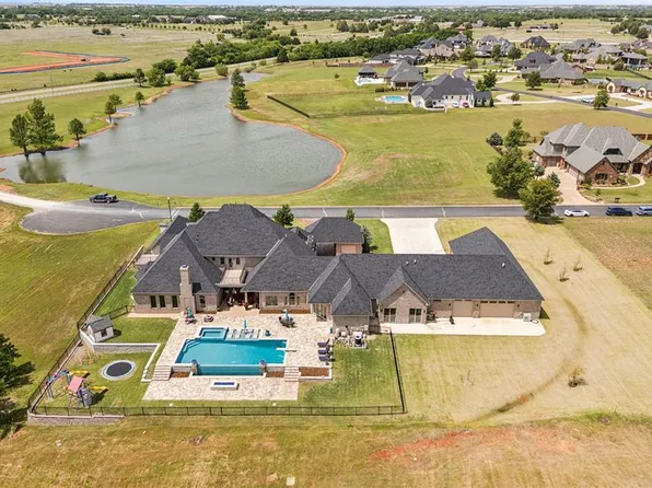 4446 Blackthorn Dr, Edmond, OK 73012
