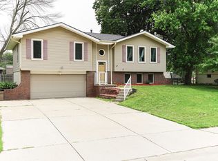619 Simms Ave, Council Bluffs, IA 51503
