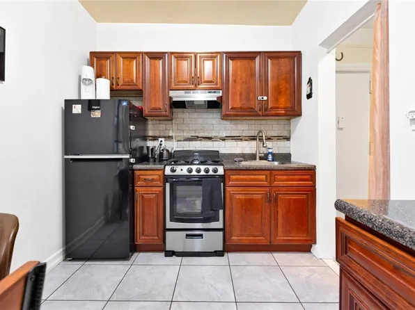 2234 Ocean Avenue image 12 of 23