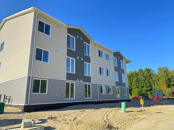 61 Thompsons Rd W #201, Penetanguishene, ON L9M 0W2