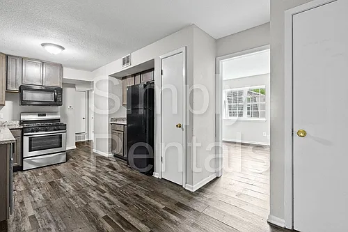 3513 Washington St Photo 1