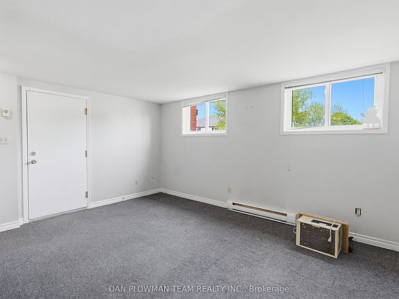 3rd image of 176 Nassau St #3