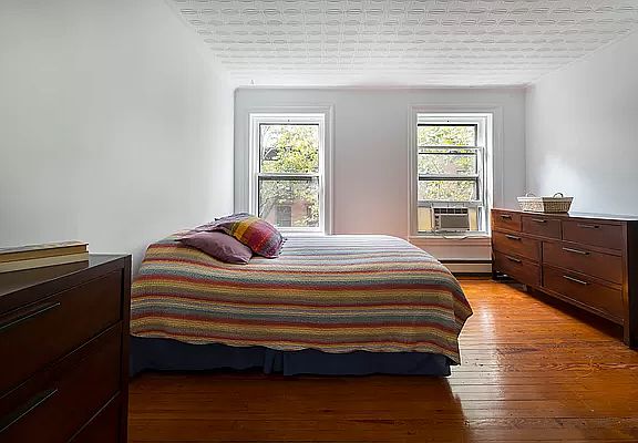 5th image of 119 Pacific St APT 4