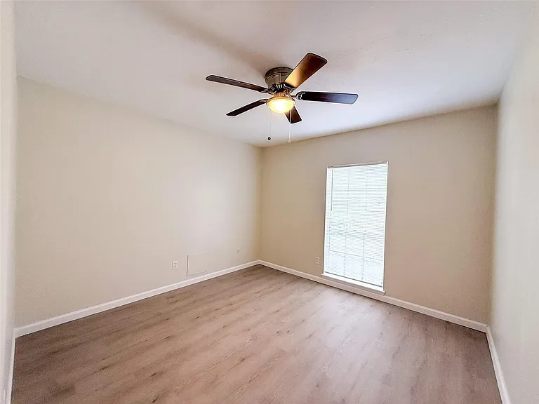 4251 Rosegate Dr — Photo 11