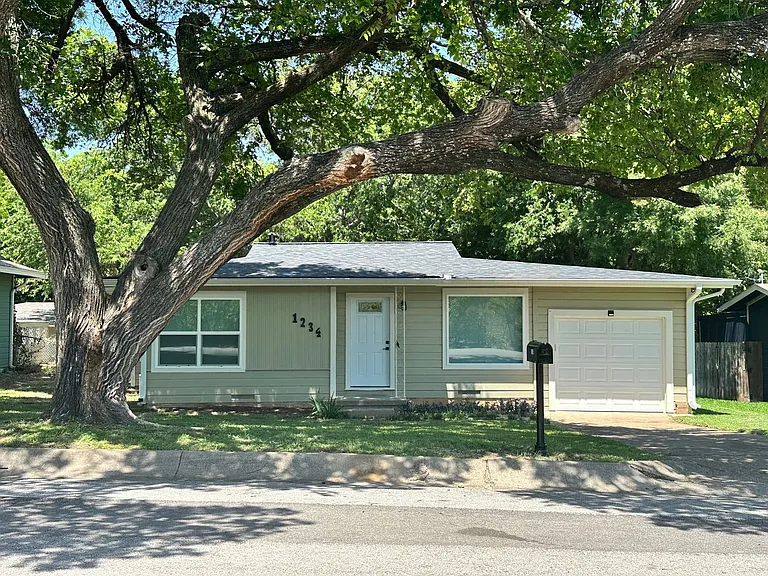 1234 S Brazos St — Photo 1