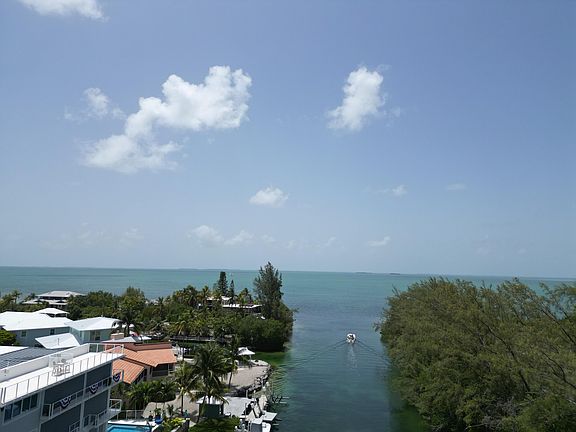 2nd image of 154 Biscayne Blvd