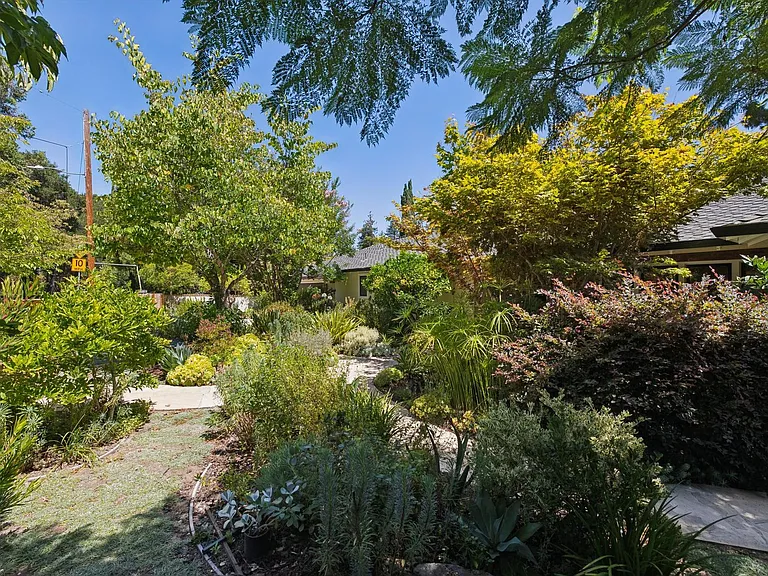 970 Palo Alto Ave — Photo 10