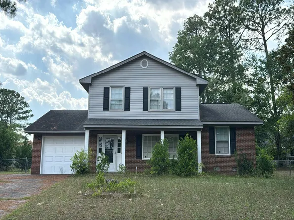1442 Carnsmore Dr, Fayetteville, NC 28304