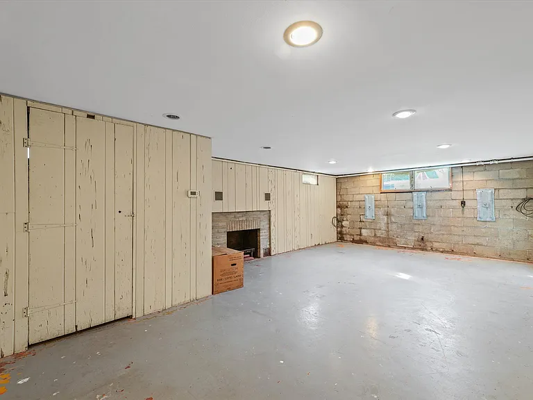 207 W Vermont Ave — Photo 30