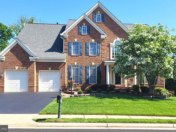 4th image of 11702 Fairfax Estates Dr