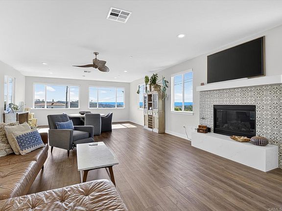 3rd image of 1858 Avocado Rd