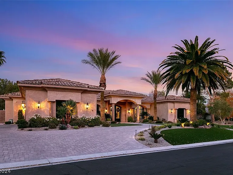 18 Castle Oaks Ct — Photo 1