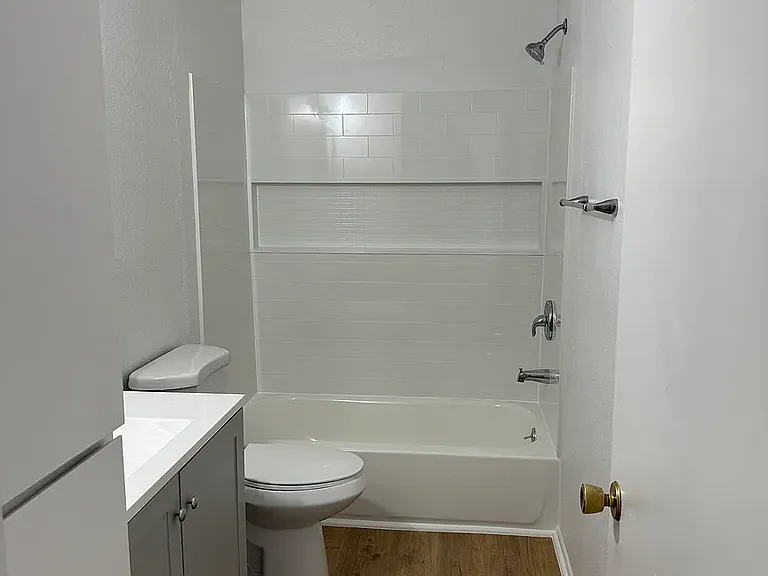 1129 S Farmer Ave #C — Photo 8