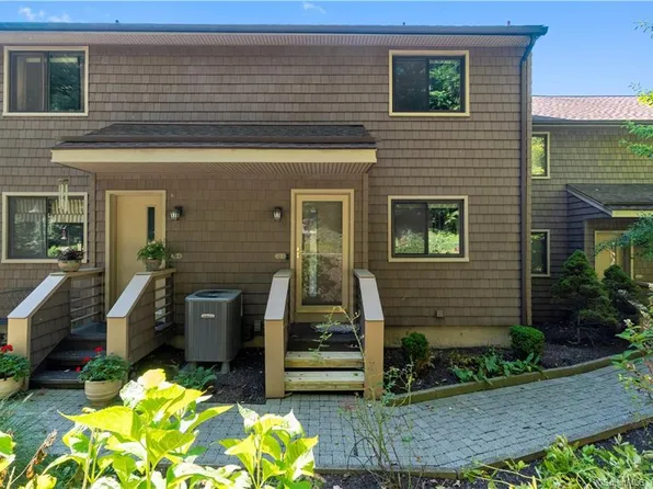 166 Old Brookfield Road #22C3, Danbury, CT 06811