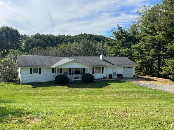 126 Dogwood Cir, Burnsville, NC 28714